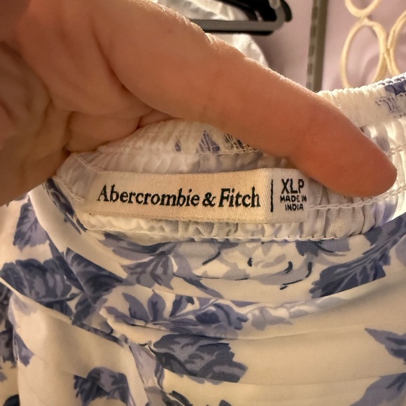 Abercrombie & Fitch Emerson Blue Floral Puff-Sleeve Midi Dress - Picture 4 of 6